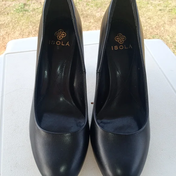 Isola Elegant Black Pumps - Picture 12 of 13